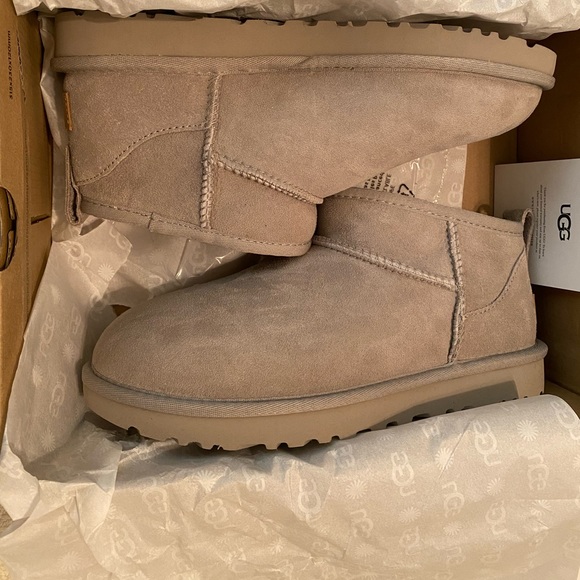 Brand new in box UGG Classic Ultra Mini- Goat. Ships out same or next day! - Picture 9 of 16